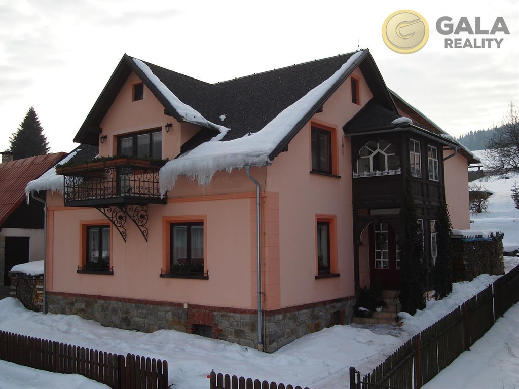 Prodej rodinného domu - pensionu v Horním Maršově, východní Krkonoše