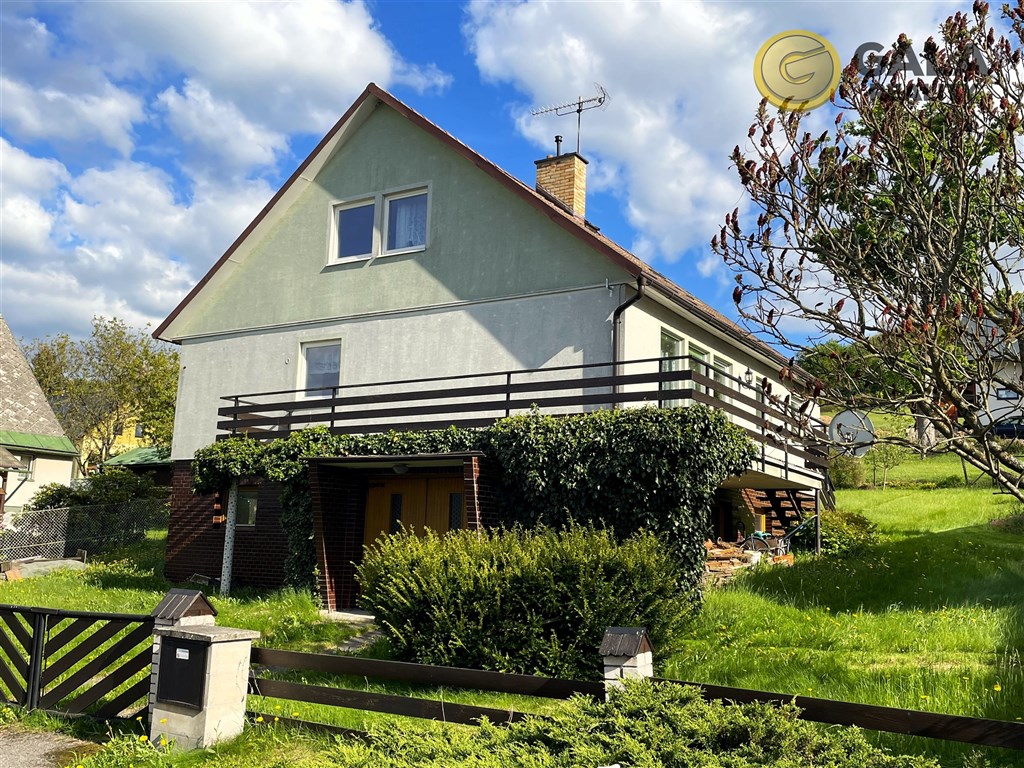 Prodej rodinného domu se zahradou v obci Jilemnice  Hrabačov v podhůří Krkonoš.